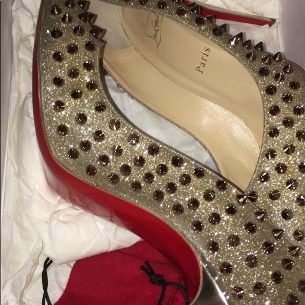 Beautiful Red bottom shoes!!!